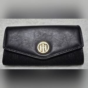 Tommy Hilfiger Long Wallet NEW TH Money Card Holder Black Gold Hardware Lace